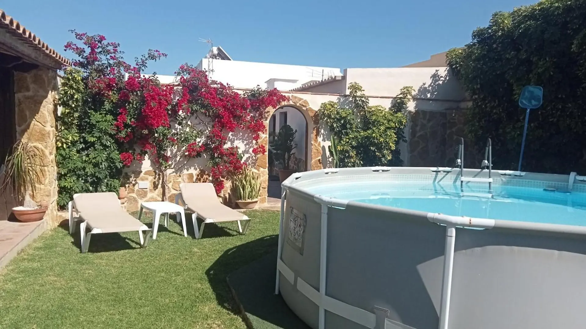 Livingtarifa Casa Ariza contacts